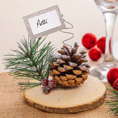 Pine Cone Place Card Holder craft activity