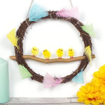 Easter Chick Wreath craft activity