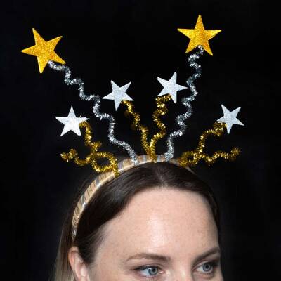 New Year’s Eve Star Boppers craft activity